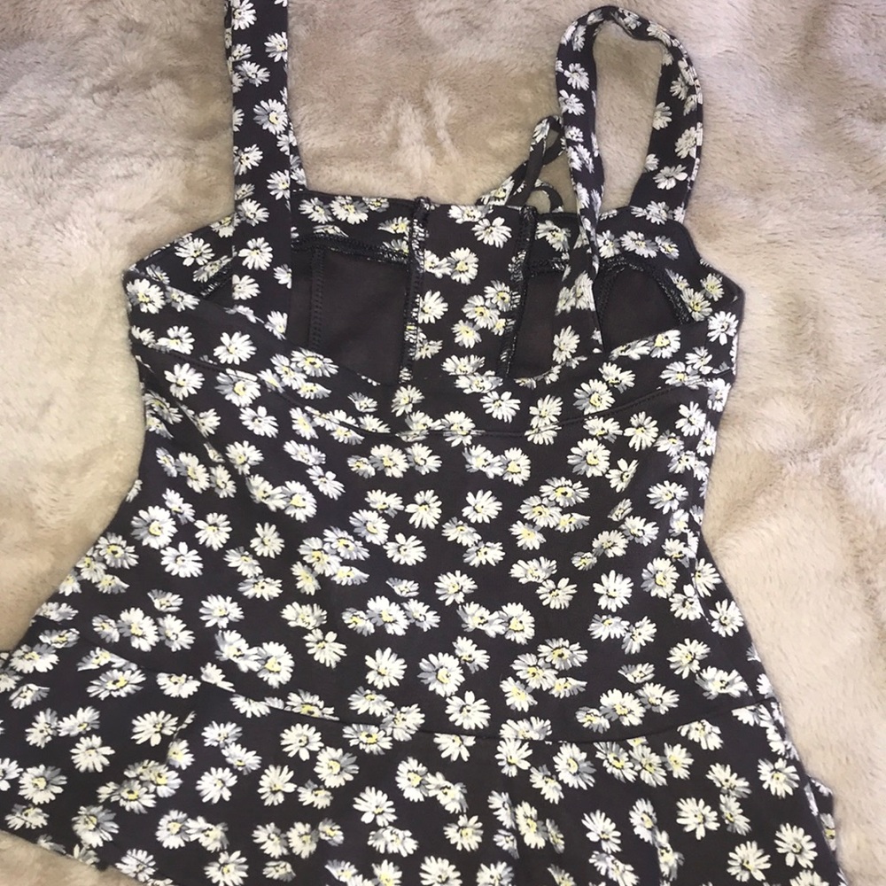 flowered top - Picture 3 of 3